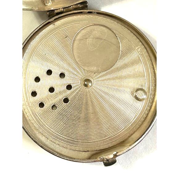 Vintage Silver Plated Powder Box With Wrist Strap - Picture 5 of 12